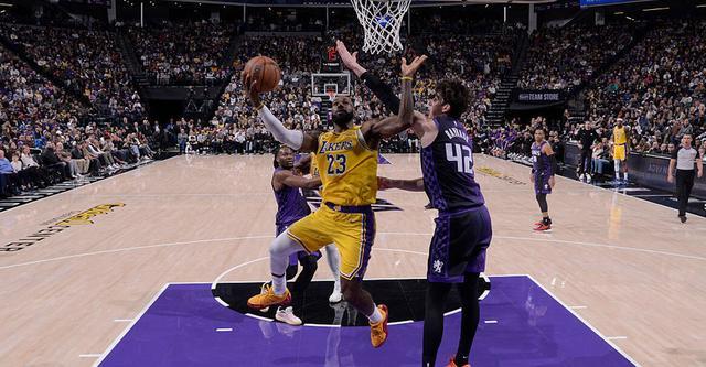 BOB半岛体育APP-詹姆斯：我们今晚防得还不错 但对手进了很多三分