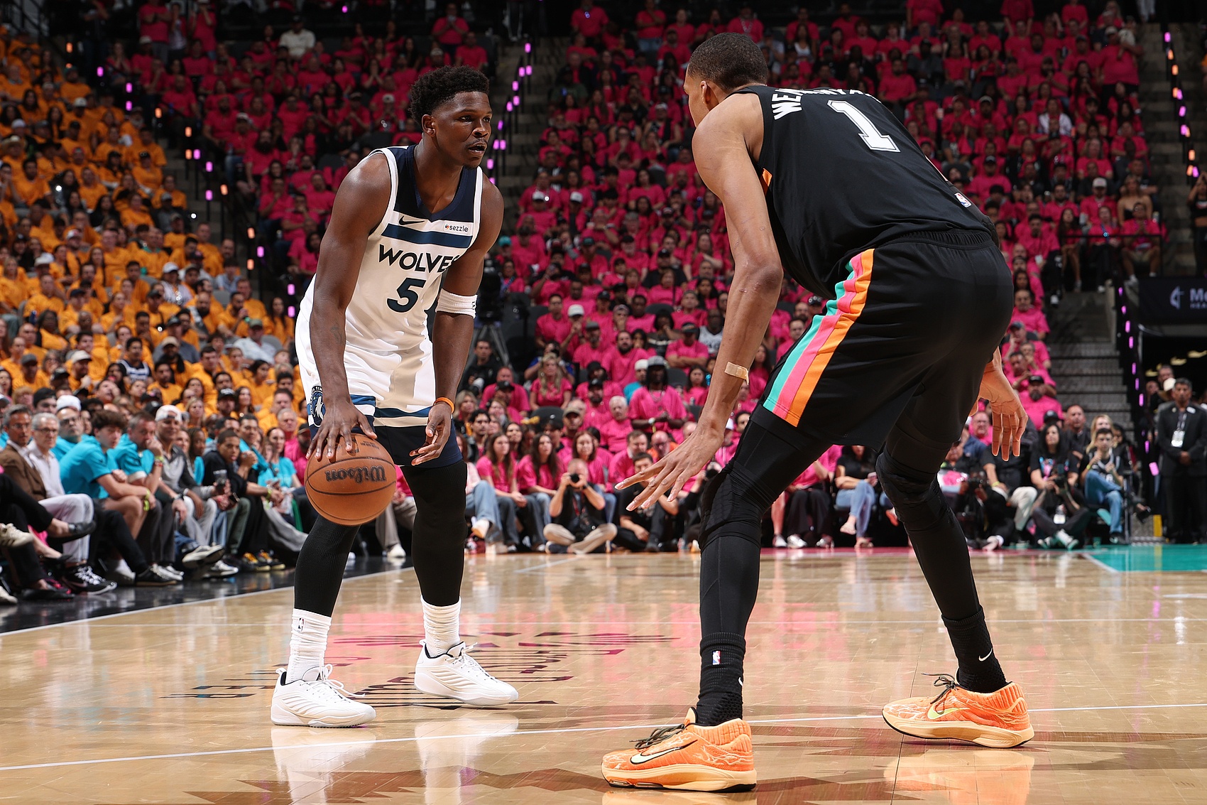 BOB半岛体育APP-NBA彩经：马刺擒下森林狼扳平大比分